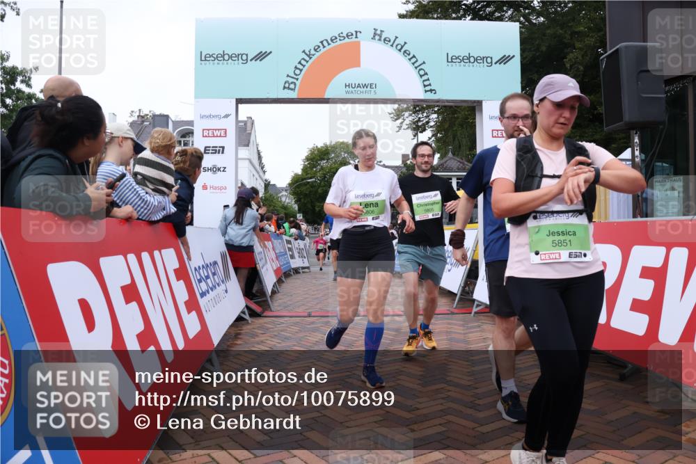 30.08.2026 - Blankeneser Heldenlauf Lena Gebhardt http://msf.ph/oto/10075899 30.08.2026 10:28:27 Ziel 5478, 5537, 5650, 5805, 5806, 5807, 5808, 5851, 5855 meine-sportfotos.de