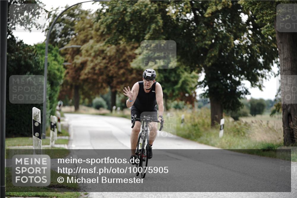 30.08.2026 - Elbe Triathlon Hamburg Michael Burmester http://msf.ph/oto/10075905 30.08.2026 11:11:23 Radfahren 1350 meine-sportfotos.de