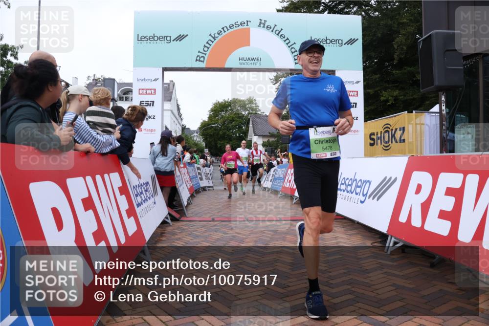 30.08.2026 - Blankeneser Heldenlauf Lena Gebhardt http://msf.ph/oto/10075917 30.08.2026 10:28:30 Ziel 5478, 5537, 5663, 5713, 5805, 5806, 5807, 5808, 5850, 5851, 5855 meine-sportfotos.de