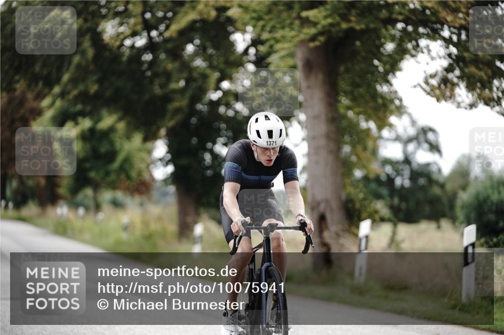 30.08.2026 - Elbe Triathlon Hamburg Michael Burmester http://msf.ph/oto/10075941 30.08.2026 11:12:06 Radfahren 1371, 1466 meine-sportfotos.de