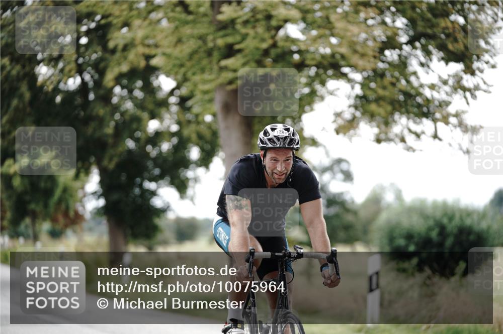 30.08.2026 - Elbe Triathlon Hamburg Michael Burmester http://msf.ph/oto/10075964 30.08.2026 11:12:31 Radfahren 1252, 1288, 1444, 1467, 1479, 1496, 1549 meine-sportfotos.de