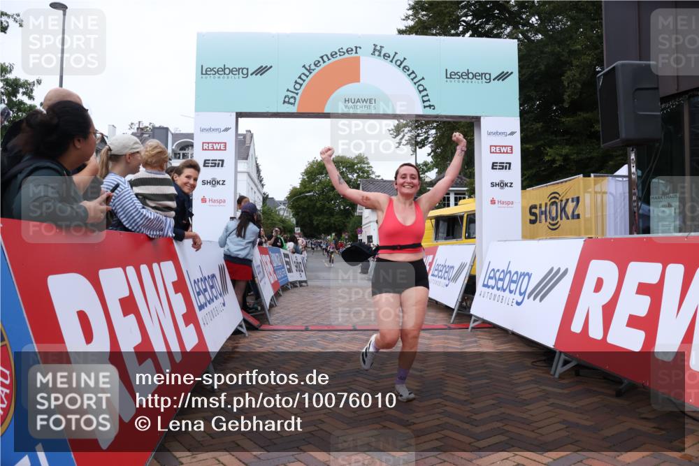 30.08.2026 - Blankeneser Heldenlauf Lena Gebhardt http://msf.ph/oto/10076010 30.08.2026 10:28:49 Ziel 5083, 5466, 5674 meine-sportfotos.de