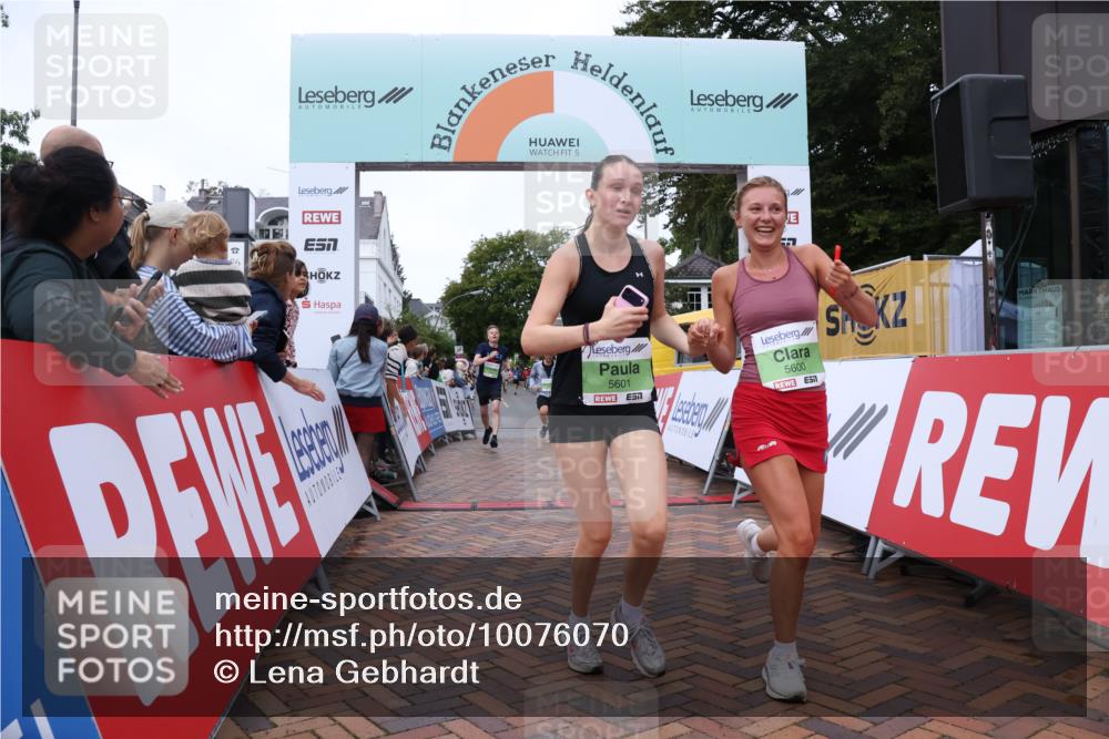 30.08.2026 - Blankeneser Heldenlauf Lena Gebhardt http://msf.ph/oto/10076070 30.08.2026 10:29:04 Ziel 5120, 5276, 5285, 5600, 5601, 5696, 5847 meine-sportfotos.de