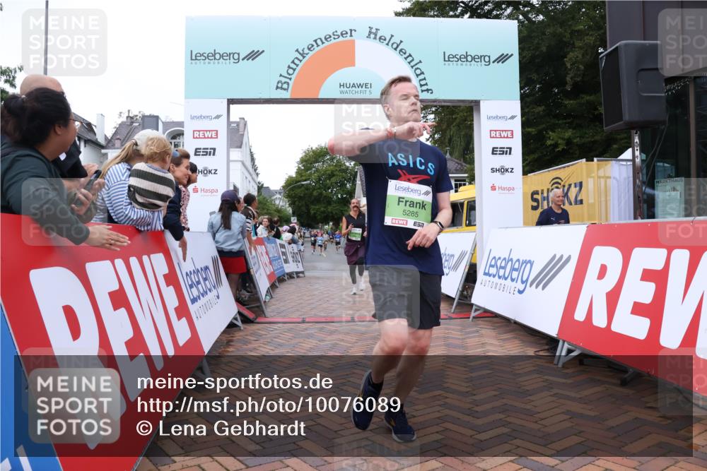 30.08.2026 - Blankeneser Heldenlauf Lena Gebhardt http://msf.ph/oto/10076089 30.08.2026 10:29:07 Ziel 5120, 5276, 5285, 5600, 5601, 5696, 5847 meine-sportfotos.de