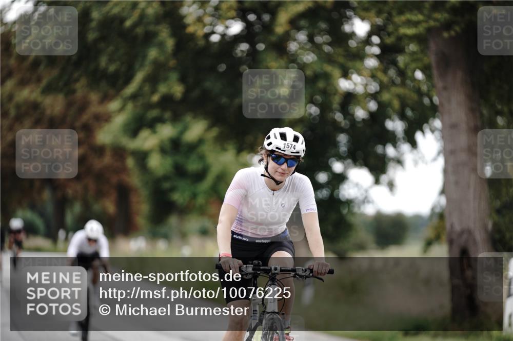30.08.2026 - Elbe Triathlon Hamburg Michael Burmester http://msf.ph/oto/10076225 30.08.2026 11:17:11 Radfahren 888, 1415, 1421, 1574 meine-sportfotos.de