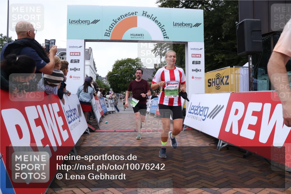 30.08.2026 - Blankeneser Heldenlauf Lena Gebhardt http://msf.ph/oto/10076242 30.08.2026 10:29:35 Ziel 5499, 5525, 5526, 5528, 5656, 5765 meine-sportfotos.de