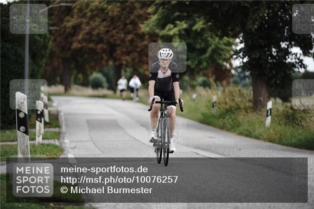 30.08.2026 - Elbe Triathlon Hamburg Michael Burmester http://msf.ph/oto/10076257 30.08.2026 11:17:34 Radfahren 1301, 1332, 1582 meine-sportfotos.de