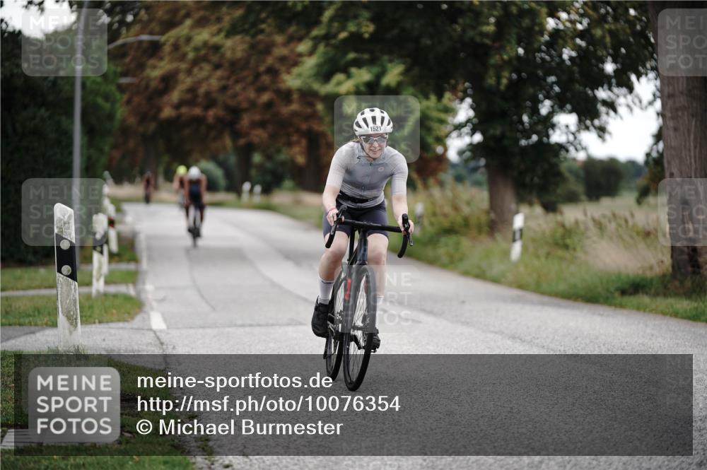 30.08.2026 - Elbe Triathlon Hamburg Michael Burmester http://msf.ph/oto/10076354 30.08.2026 11:19:24 Radfahren 1443, 1498, 1521 meine-sportfotos.de