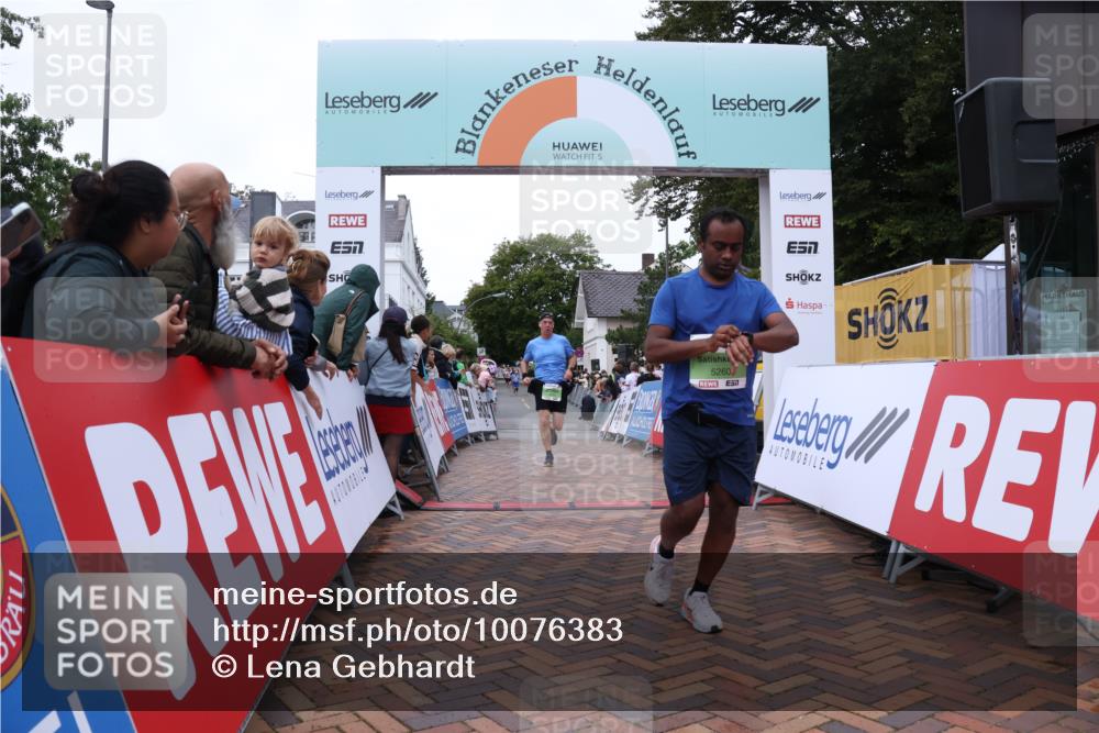 30.08.2026 - Blankeneser Heldenlauf Lena Gebhardt http://msf.ph/oto/10076383 30.08.2026 10:30:04 Ziel 5079, 5260, 5319 meine-sportfotos.de