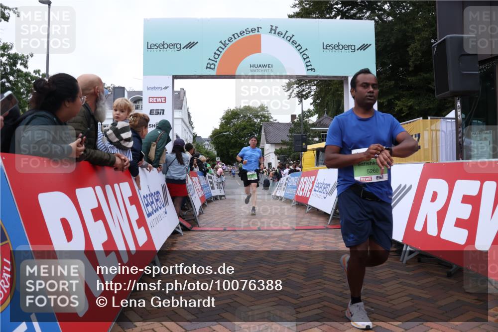 30.08.2026 - Blankeneser Heldenlauf Lena Gebhardt http://msf.ph/oto/10076388 30.08.2026 10:30:04 Ziel 5079, 5260, 5319 meine-sportfotos.de