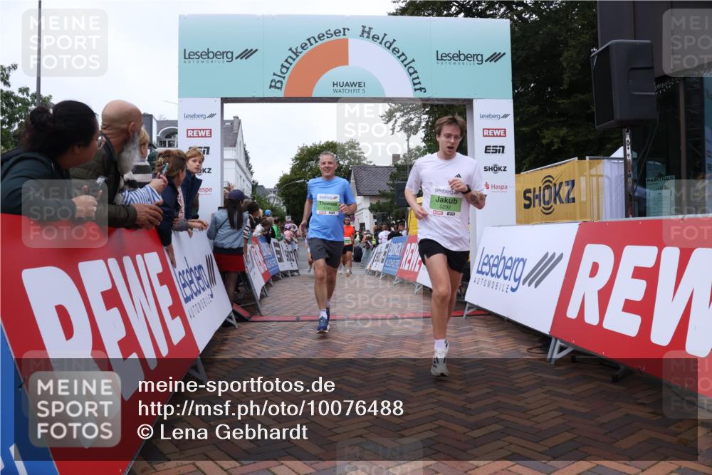 30.08.2026 - Blankeneser Heldenlauf Lena Gebhardt http://msf.ph/oto/10076488 30.08.2026 10:30:38 Ziel 5019, 5153, 5206, 5292, 5470, 5784 meine-sportfotos.de