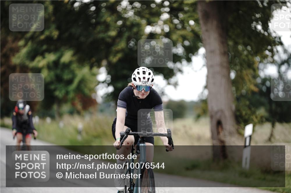 30.08.2026 - Elbe Triathlon Hamburg Michael Burmester http://msf.ph/oto/10076544 30.08.2026 11:22:00 Radfahren 801, 1391, 1400, 1423, 1596, 1633, 1658 meine-sportfotos.de