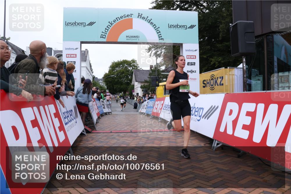 30.08.2026 - Blankeneser Heldenlauf Lena Gebhardt http://msf.ph/oto/10076561 30.08.2026 10:30:48 Ziel 5153, 5206, 5213, 5421, 5470, 5733 meine-sportfotos.de