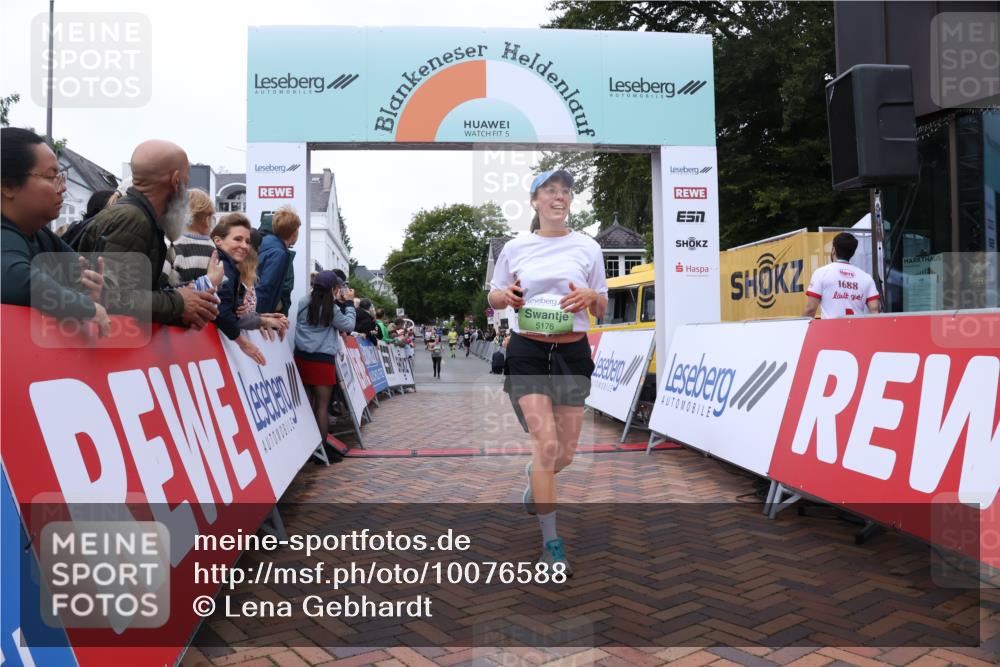 30.08.2026 - Blankeneser Heldenlauf Lena Gebhardt http://msf.ph/oto/10076588 30.08.2026 10:30:56 Ziel 5071, 5176 meine-sportfotos.de