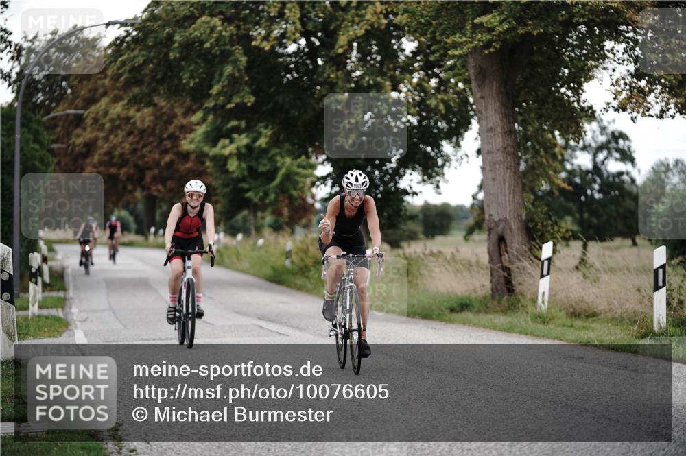 30.08.2026 - Elbe Triathlon Hamburg Michael Burmester http://msf.ph/oto/10076605 30.08.2026 11:22:51 Radfahren 1424, 1585, 1593, 1637 meine-sportfotos.de
