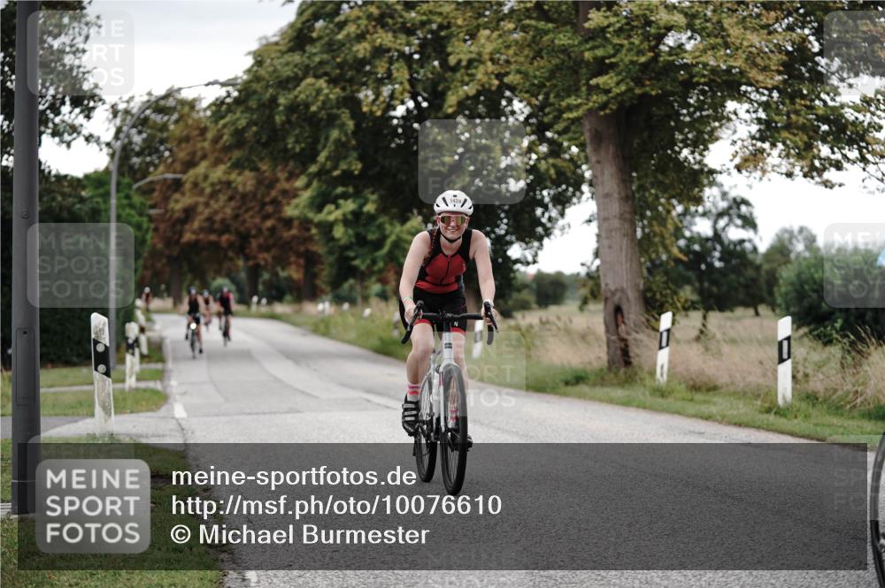 30.08.2026 - Elbe Triathlon Hamburg Michael Burmester http://msf.ph/oto/10076610 30.08.2026 11:22:53 Radfahren 1424, 1546, 1593, 1615, 1637 meine-sportfotos.de