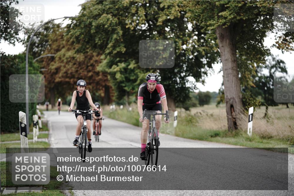 30.08.2026 - Elbe Triathlon Hamburg Michael Burmester http://msf.ph/oto/10076614 30.08.2026 11:22:58 Radfahren 1546, 1615, 1637 meine-sportfotos.de