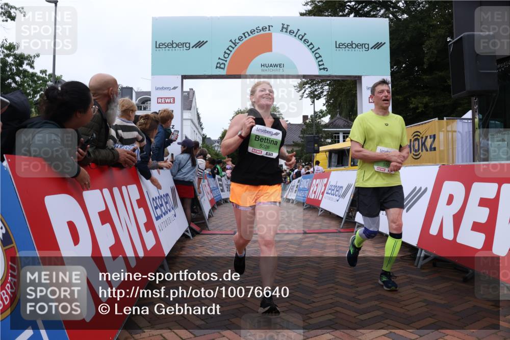 30.08.2026 - Blankeneser Heldenlauf Lena Gebhardt http://msf.ph/oto/10076640 30.08.2026 10:31:11 Ziel 5035, 5226, 5460, 5507, 5677 meine-sportfotos.de