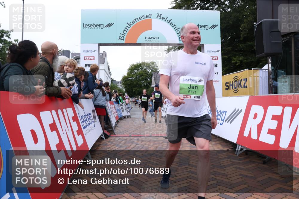 30.08.2026 - Blankeneser Heldenlauf Lena Gebhardt http://msf.ph/oto/10076689 30.08.2026 10:31:18 Ziel 5132, 5226, 5507, 5514, 5516, 5677, 5720, 5721 meine-sportfotos.de