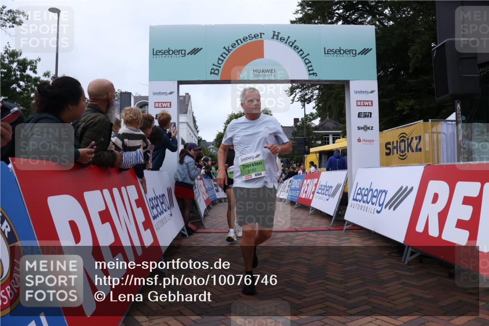 30.08.2026 - Blankeneser Heldenlauf Lena Gebhardt http://msf.ph/oto/10076746 30.08.2026 10:31:33 Ziel 5182, 5267, 5346 meine-sportfotos.de