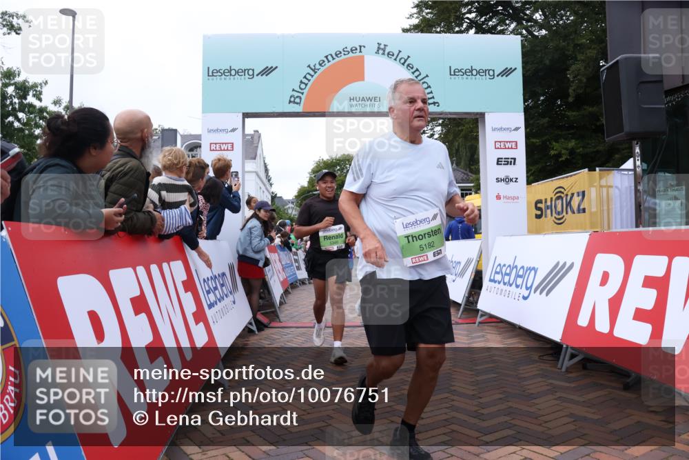 30.08.2026 - Blankeneser Heldenlauf Lena Gebhardt http://msf.ph/oto/10076751 30.08.2026 10:31:34 Ziel 5182, 5267, 5346, 5715 meine-sportfotos.de