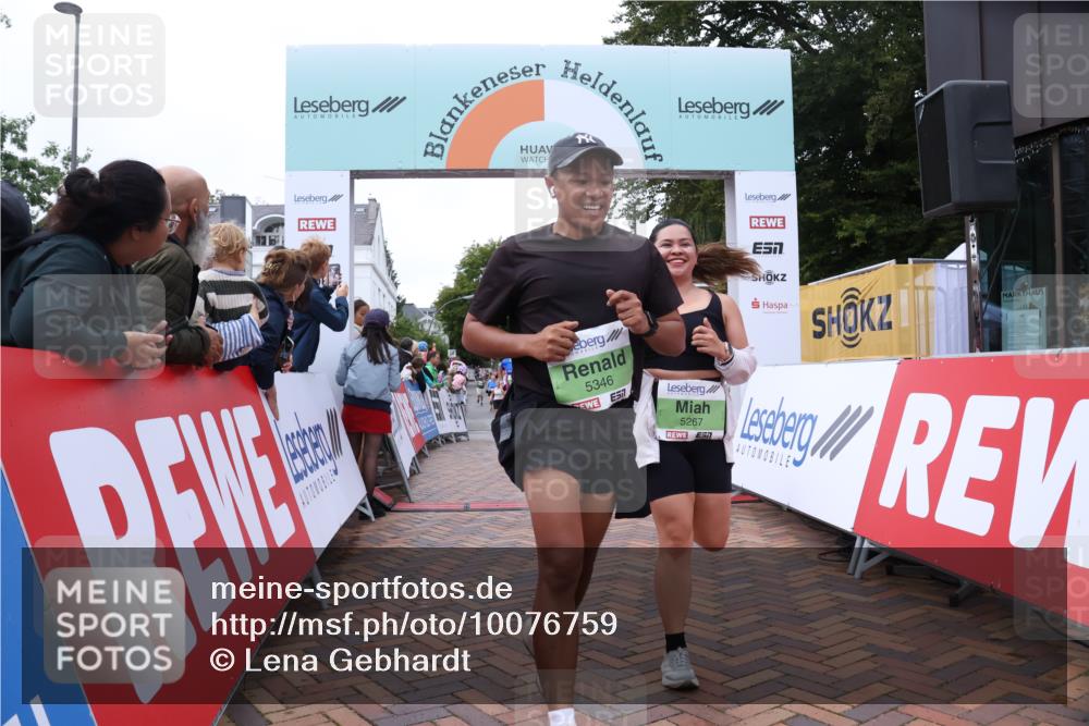 30.08.2026 - Blankeneser Heldenlauf Lena Gebhardt http://msf.ph/oto/10076759 30.08.2026 10:31:35 Ziel 5182, 5267, 5346, 5715 meine-sportfotos.de