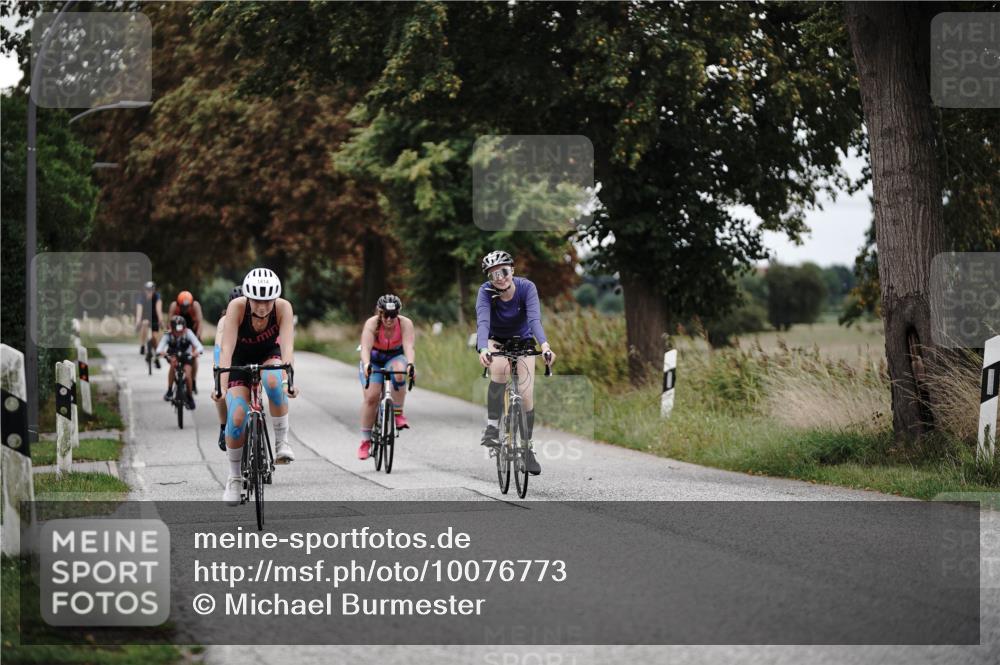 30.08.2026 - Elbe Triathlon Hamburg Michael Burmester http://msf.ph/oto/10076773 30.08.2026 11:26:29 Radfahren 1364, 1397, 1414, 1432, 1460, 1623, 1697 meine-sportfotos.de