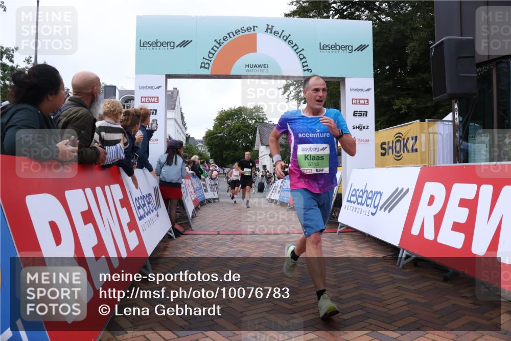 30.08.2026 - Blankeneser Heldenlauf Lena Gebhardt http://msf.ph/oto/10076783 30.08.2026 10:31:39 Ziel 5108, 5182, 5267, 5346, 5552, 5715 meine-sportfotos.de