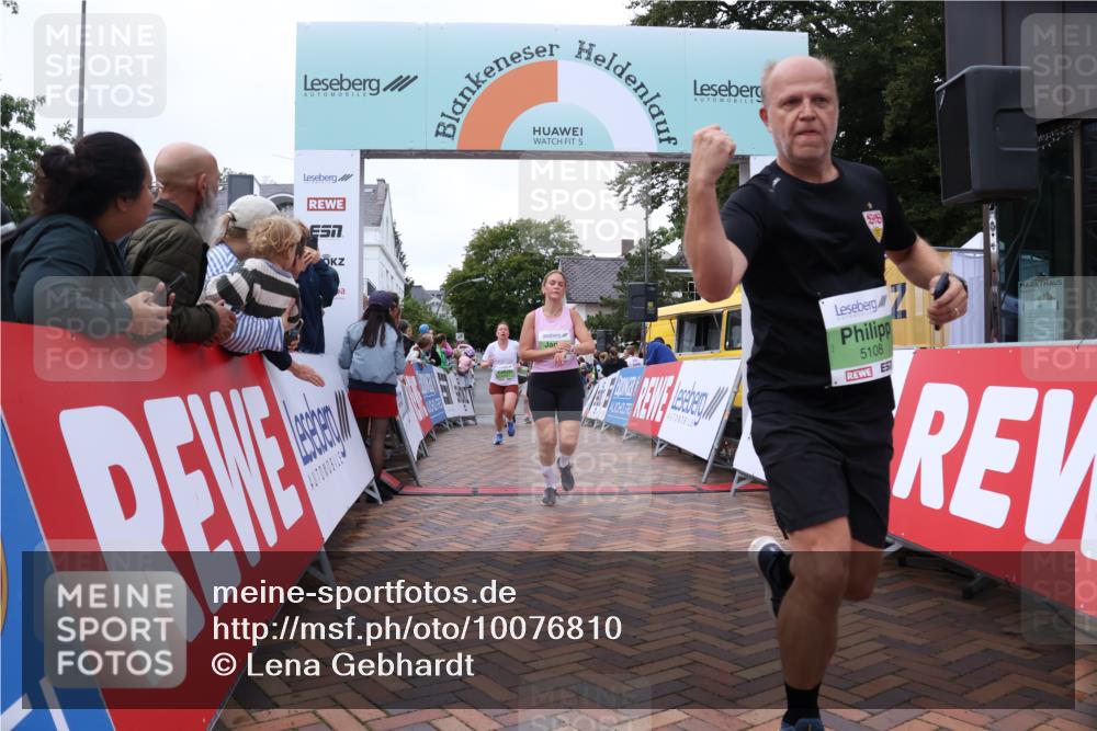30.08.2026 - Blankeneser Heldenlauf Lena Gebhardt http://msf.ph/oto/10076810 30.08.2026 10:31:42 Ziel 5057, 5108, 5141, 5157, 5267, 5496, 5552, 5715, 5892 meine-sportfotos.de