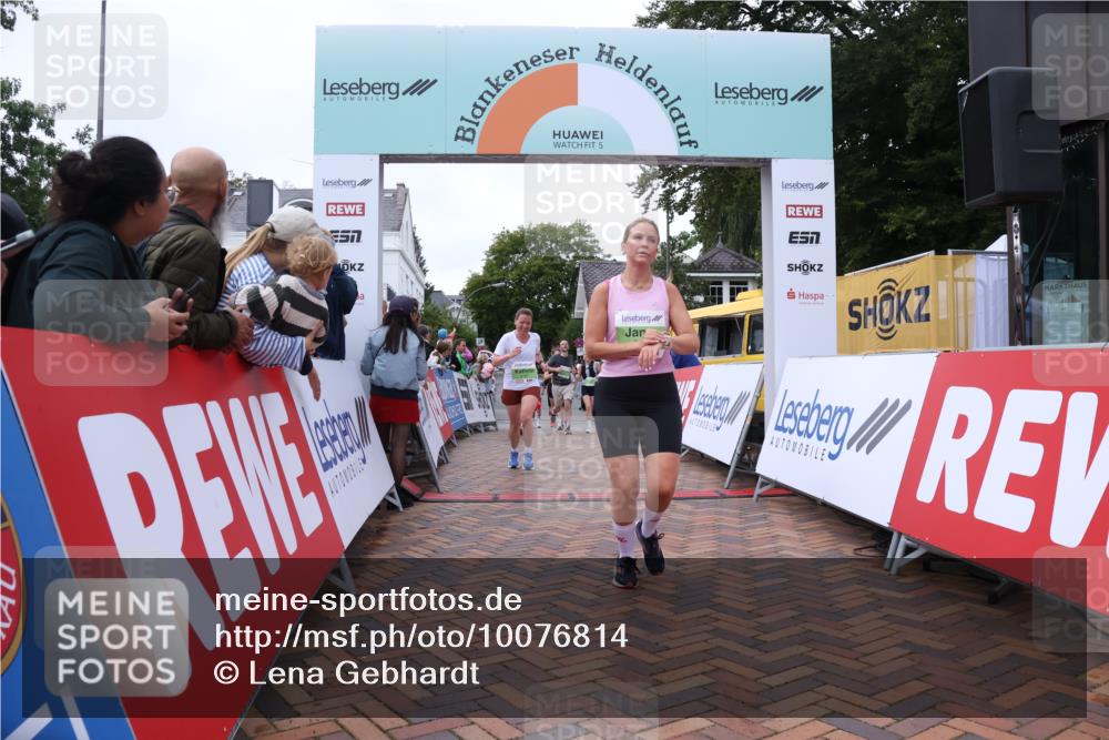 30.08.2026 - Blankeneser Heldenlauf Lena Gebhardt http://msf.ph/oto/10076814 30.08.2026 10:31:43 Ziel 5057, 5108, 5141, 5157, 5496, 5552, 5715, 5892 meine-sportfotos.de