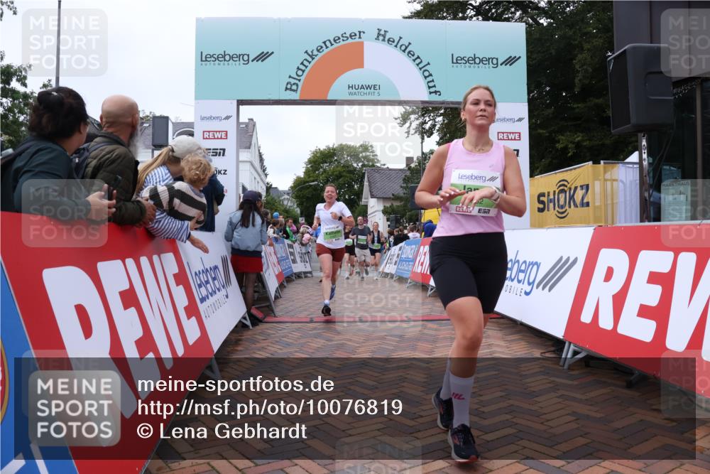 30.08.2026 - Blankeneser Heldenlauf Lena Gebhardt http://msf.ph/oto/10076819 30.08.2026 10:31:43 Ziel 5057, 5108, 5141, 5157, 5496, 5552, 5715, 5892 meine-sportfotos.de