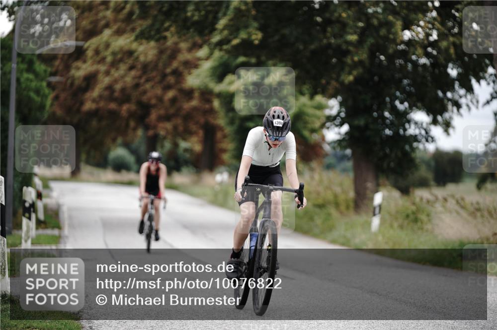 30.08.2026 - Elbe Triathlon Hamburg Michael Burmester http://msf.ph/oto/10076822 30.08.2026 11:27:04 Radfahren 1398, 1399, 1463 meine-sportfotos.de