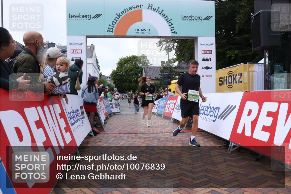 30.08.2026 - Blankeneser Heldenlauf Lena Gebhardt http://msf.ph/oto/10076839 30.08.2026 10:31:52 Ziel 5057, 5141, 5155, 5157, 5170, 5171, 5354, 5496, 5885, 5892 meine-sportfotos.de