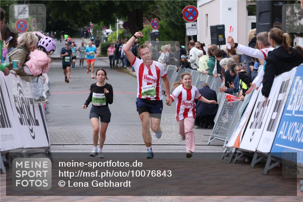 30.08.2026 - Blankeneser Heldenlauf Lena Gebhardt http://msf.ph/oto/10076843 30.08.2026 10:31:56 Ziel 5155, 5170, 5171, 5354, 5885 meine-sportfotos.de