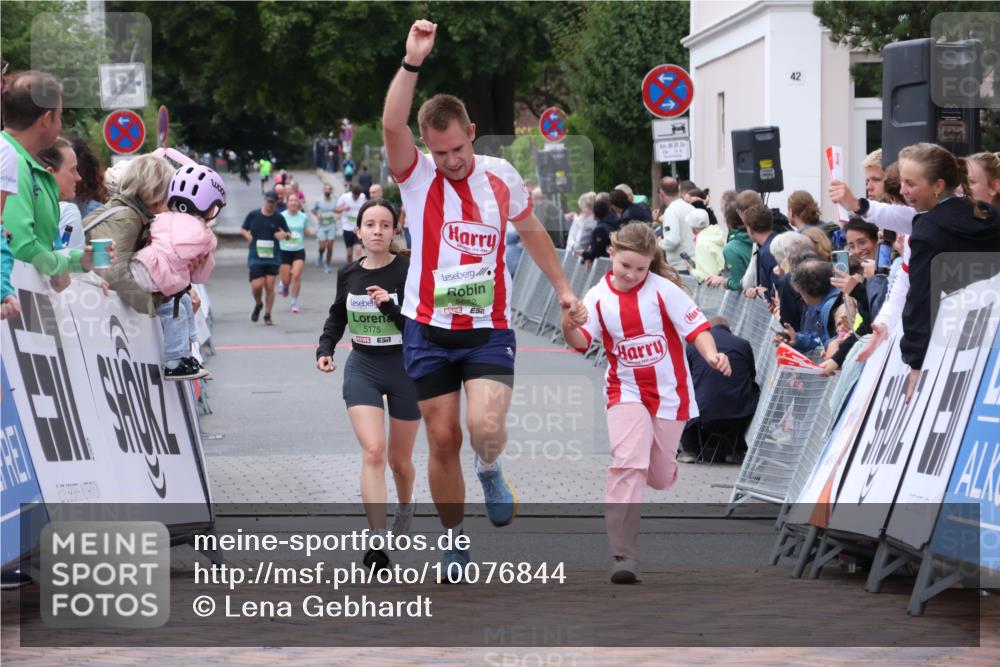 30.08.2026 - Blankeneser Heldenlauf Lena Gebhardt http://msf.ph/oto/10076844 30.08.2026 10:31:58 Ziel 5155, 5170, 5171, 5175, 5354, 5652 meine-sportfotos.de