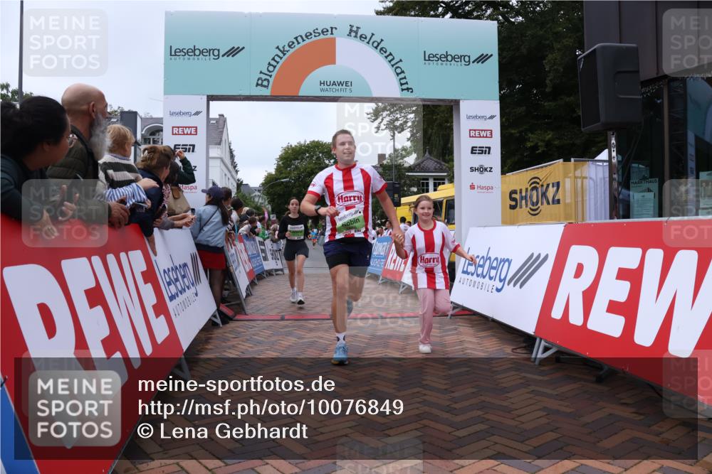 30.08.2026 - Blankeneser Heldenlauf Lena Gebhardt http://msf.ph/oto/10076849 30.08.2026 10:32:01 Ziel 5175, 5354, 5652 meine-sportfotos.de
