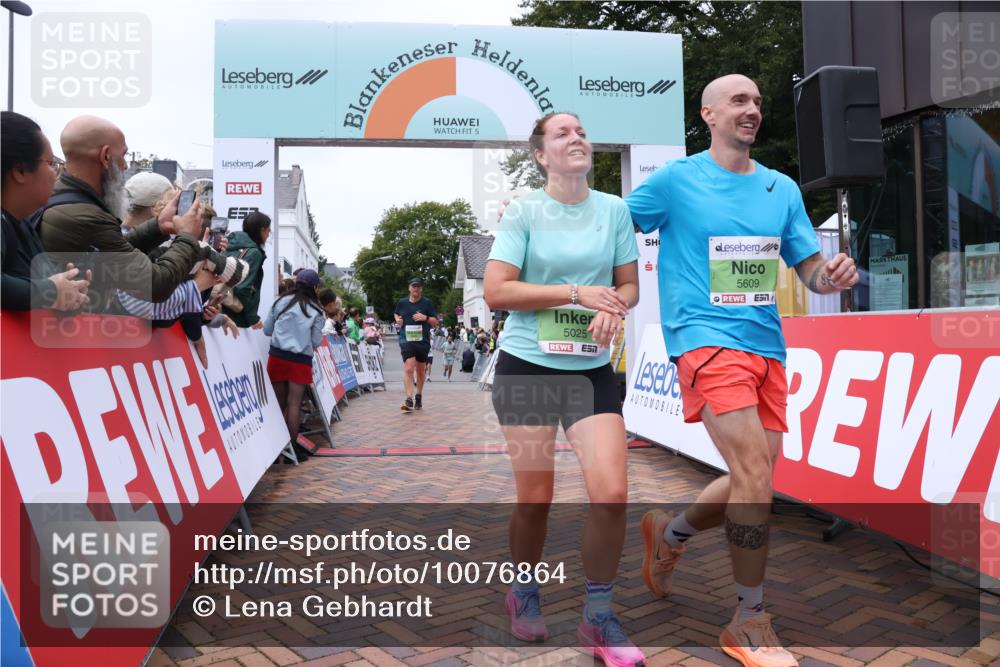 30.08.2026 - Blankeneser Heldenlauf Lena Gebhardt http://msf.ph/oto/10076864 30.08.2026 10:32:15 Ziel 5025, 5089, 5609 meine-sportfotos.de
