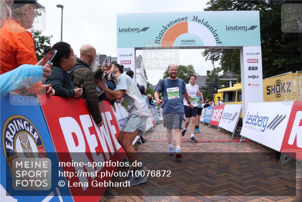 30.08.2026 - Blankeneser Heldenlauf Lena Gebhardt http://msf.ph/oto/10076872 30.08.2026 10:32:23 Ziel 5073, 5089, 5138, 5293, 5557 meine-sportfotos.de
