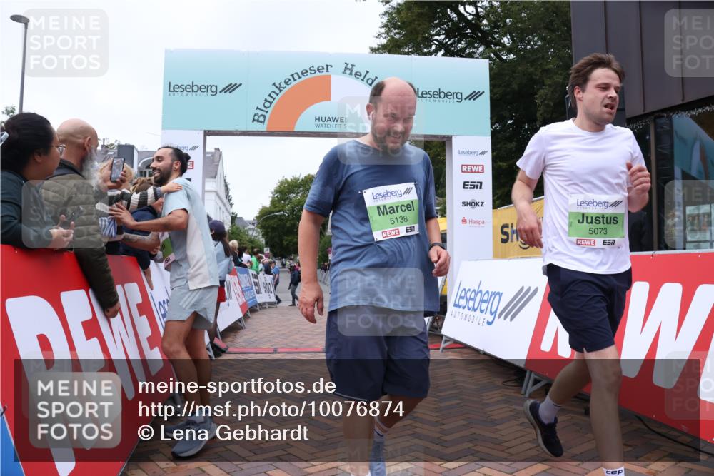 30.08.2026 - Blankeneser Heldenlauf Lena Gebhardt http://msf.ph/oto/10076874 30.08.2026 10:32:25 Ziel 5073, 5089, 5138, 5293, 5557 meine-sportfotos.de