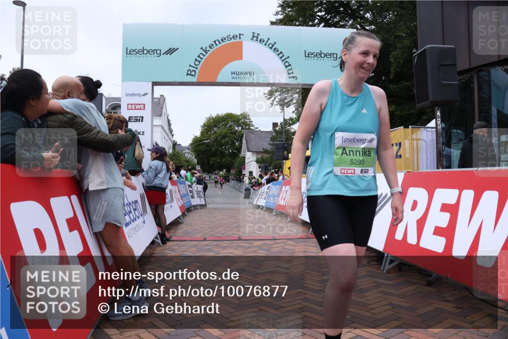 30.08.2026 - Blankeneser Heldenlauf Lena Gebhardt http://msf.ph/oto/10076877 30.08.2026 10:32:26 Ziel 5073, 5138, 5293, 5557 meine-sportfotos.de