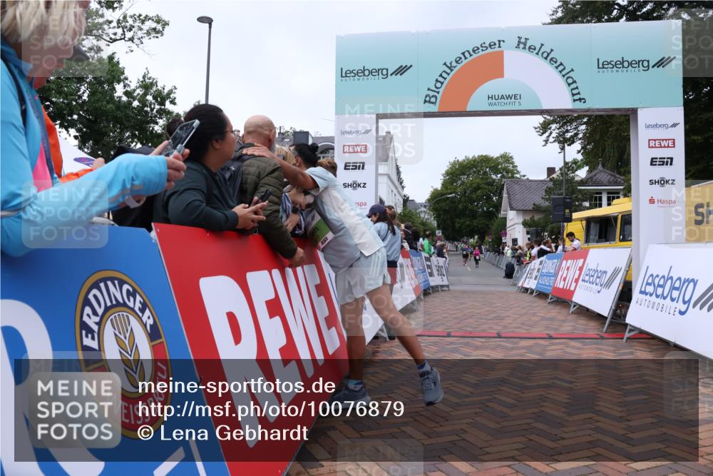 30.08.2026 - Blankeneser Heldenlauf Lena Gebhardt http://msf.ph/oto/10076879 30.08.2026 10:32:30 Ziel 5073, 5138, 5293, 5557 meine-sportfotos.de