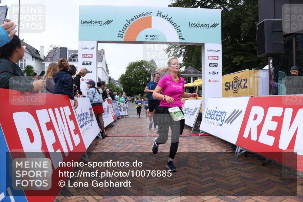 30.08.2026 - Blankeneser Heldenlauf Lena Gebhardt http://msf.ph/oto/10076885 30.08.2026 10:32:43 Ziel 5212, 5350, 5530, 5717 meine-sportfotos.de