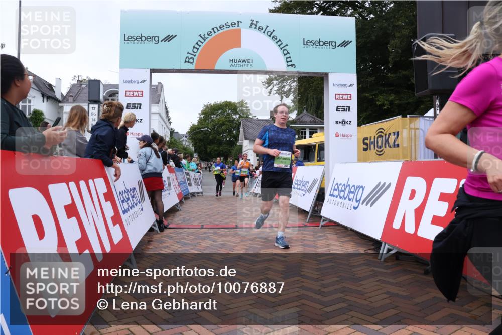 30.08.2026 - Blankeneser Heldenlauf Lena Gebhardt http://msf.ph/oto/10076887 30.08.2026 10:32:44 Ziel 5003, 5212, 5350, 5530, 5717 meine-sportfotos.de