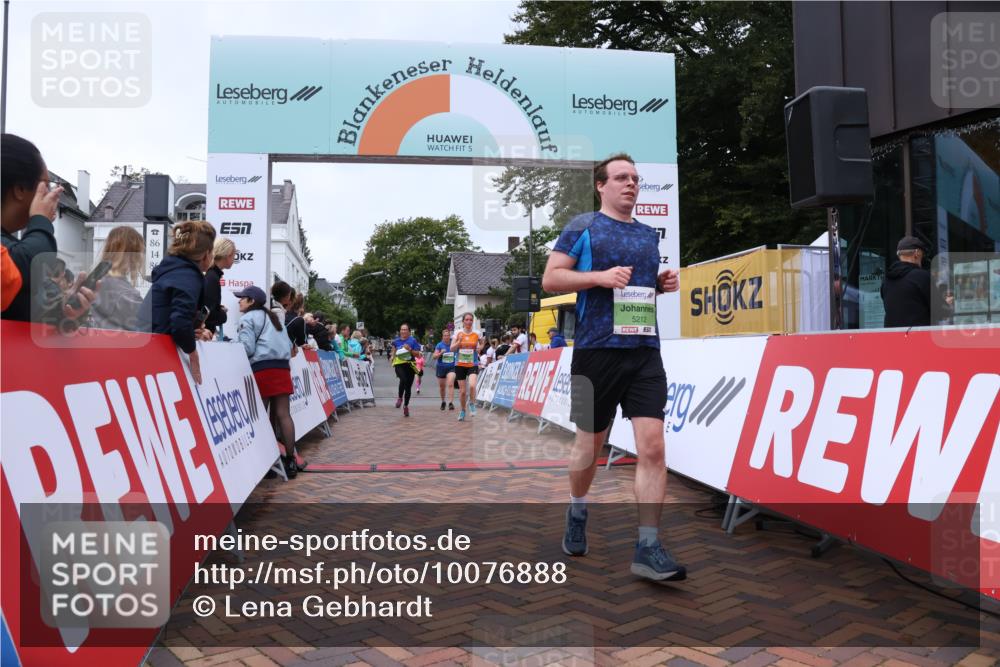 30.08.2026 - Blankeneser Heldenlauf Lena Gebhardt http://msf.ph/oto/10076888 30.08.2026 10:32:44 Ziel 5003, 5212, 5350, 5530, 5717 meine-sportfotos.de