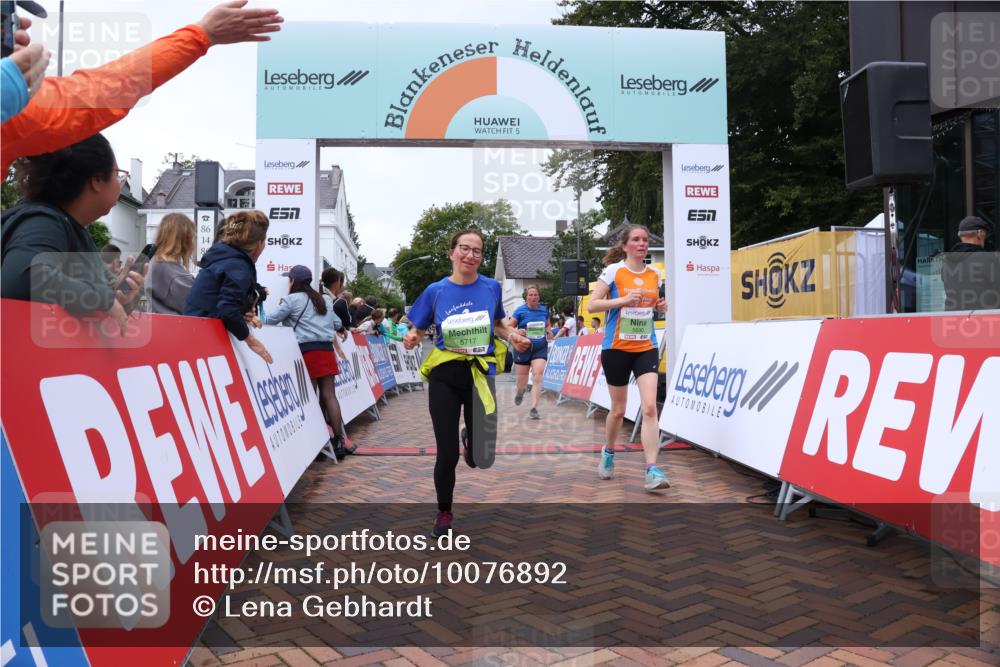 30.08.2026 - Blankeneser Heldenlauf Lena Gebhardt http://msf.ph/oto/10076892 30.08.2026 10:32:46 Ziel 5003, 5212, 5350, 5530, 5717 meine-sportfotos.de