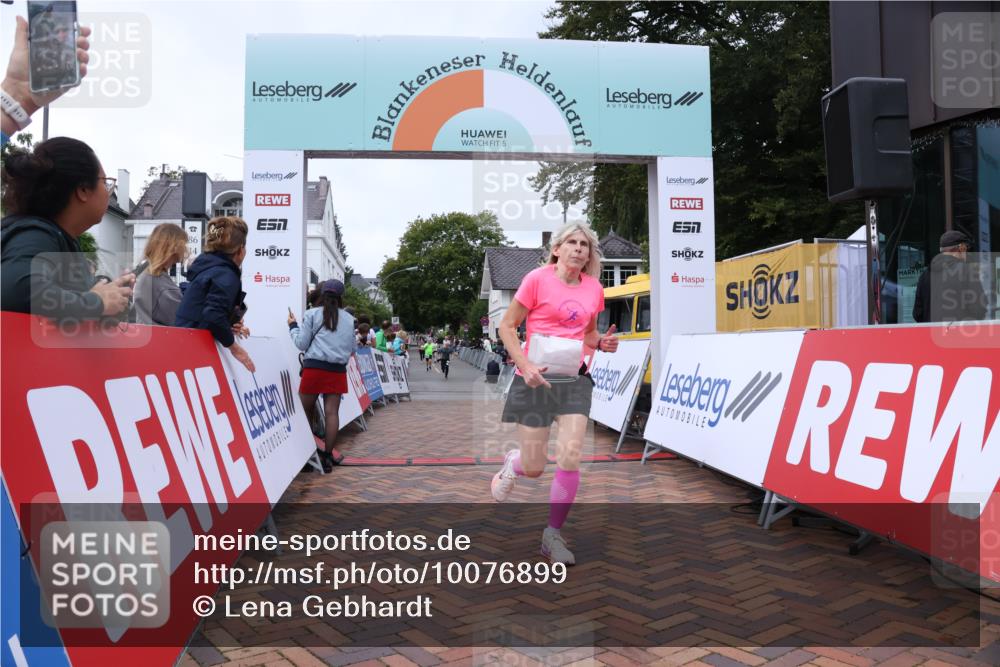 30.08.2026 - Blankeneser Heldenlauf Lena Gebhardt http://msf.ph/oto/10076899 30.08.2026 10:32:52 Ziel 5003, 5530, 5692, 5717 meine-sportfotos.de
