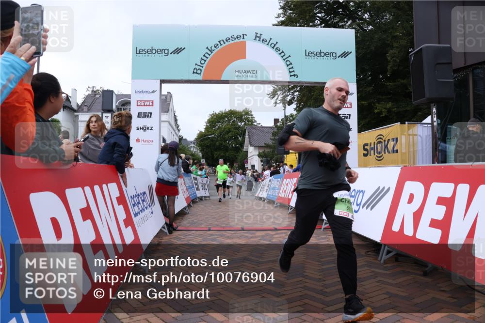 30.08.2026 - Blankeneser Heldenlauf Lena Gebhardt http://msf.ph/oto/10076904 30.08.2026 10:32:59 Ziel 5113, 5692, 5748 meine-sportfotos.de