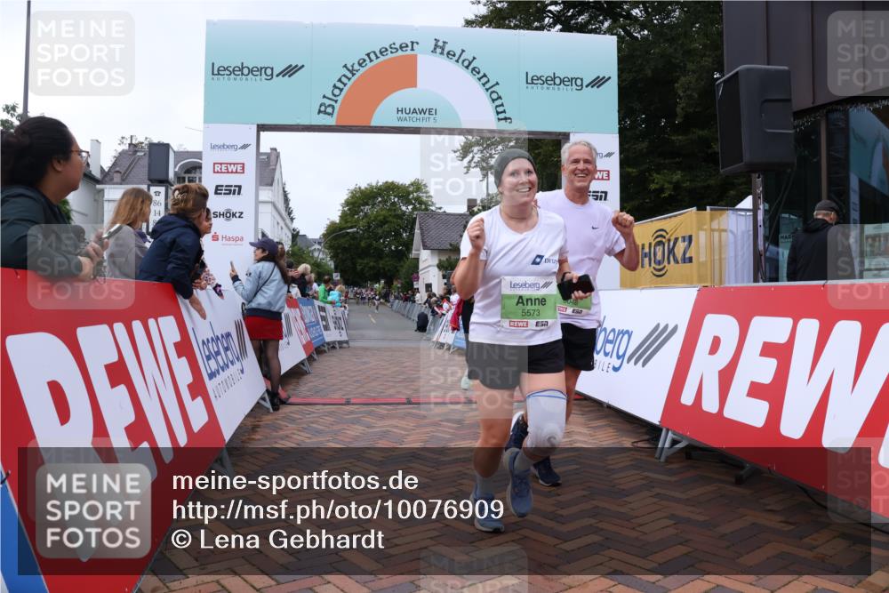 30.08.2026 - Blankeneser Heldenlauf Lena Gebhardt http://msf.ph/oto/10076909 30.08.2026 10:33:05 Ziel 5046, 5113, 5500, 5573, 5748 meine-sportfotos.de