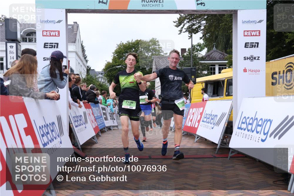 30.08.2026 - Blankeneser Heldenlauf Lena Gebhardt http://msf.ph/oto/10076936 30.08.2026 10:33:44 Ziel 5134, 5664, 5665, 5825, 5826 meine-sportfotos.de