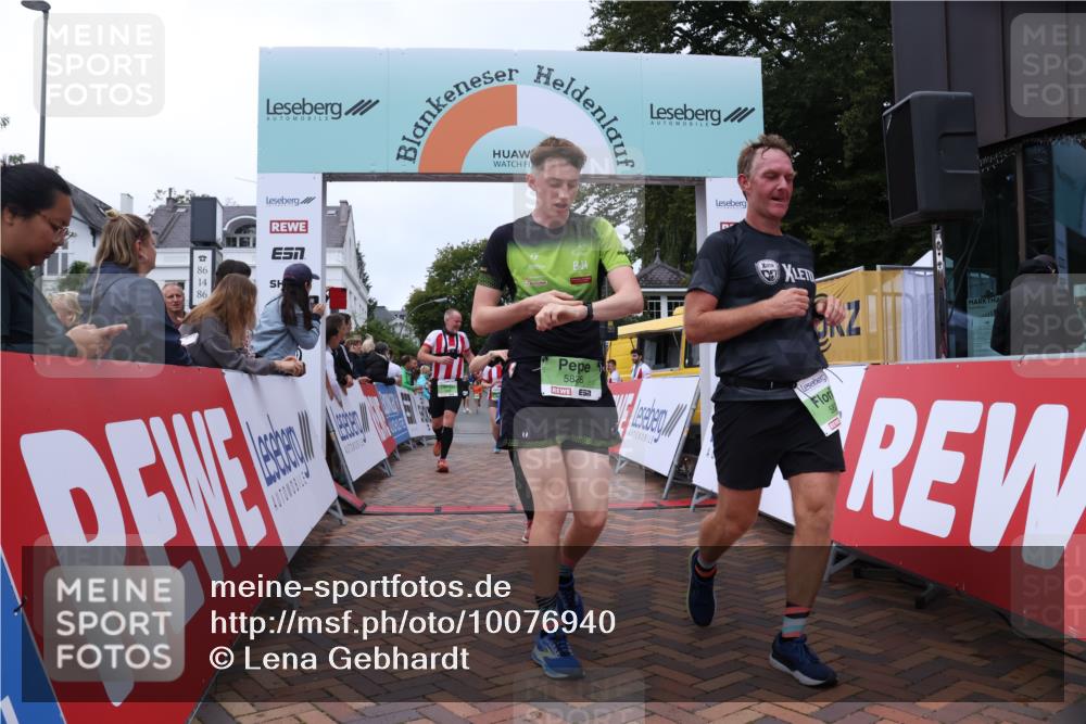 30.08.2026 - Blankeneser Heldenlauf Lena Gebhardt http://msf.ph/oto/10076940 30.08.2026 10:33:46 Ziel 5134, 5664, 5665, 5825, 5826 meine-sportfotos.de